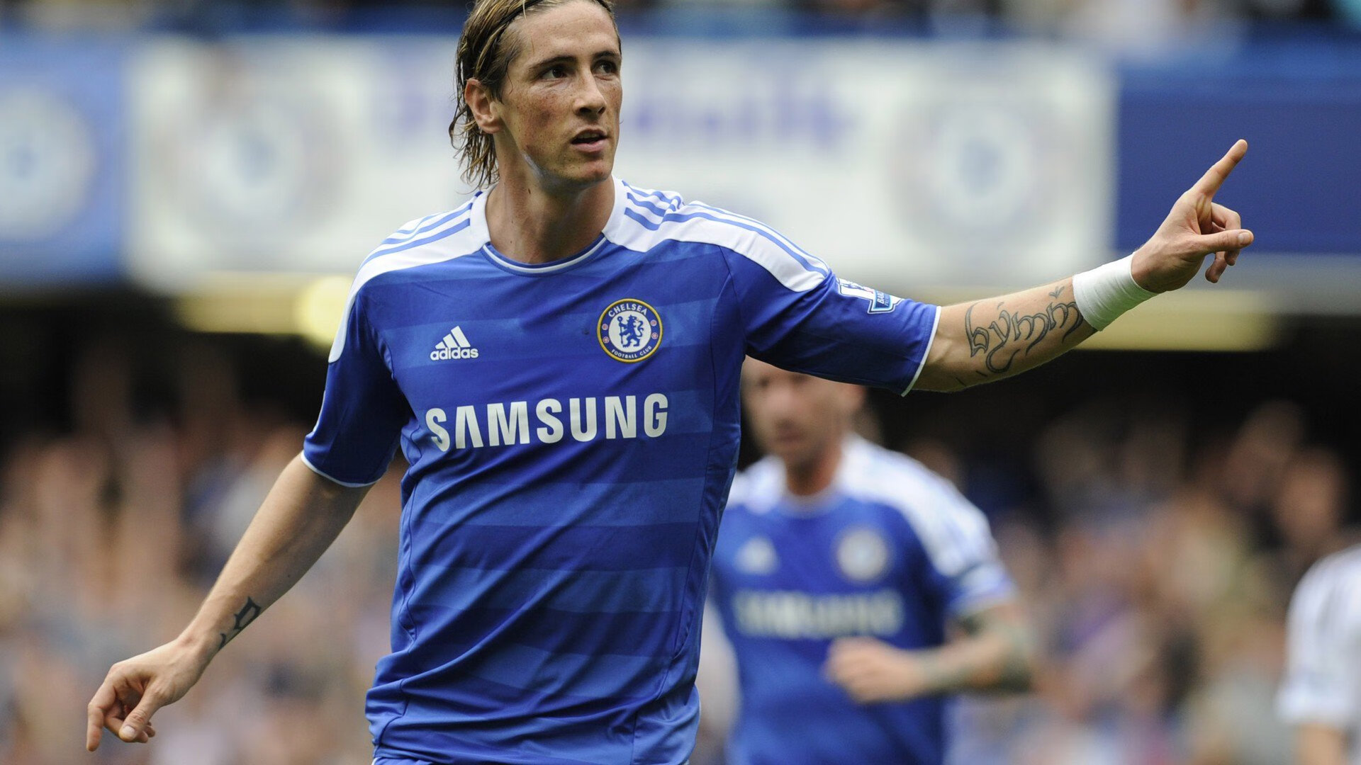 米兰体育(中国大陆)官网-冠军球队引援策略:年轻化与稳定性并重,球队冠名赞助