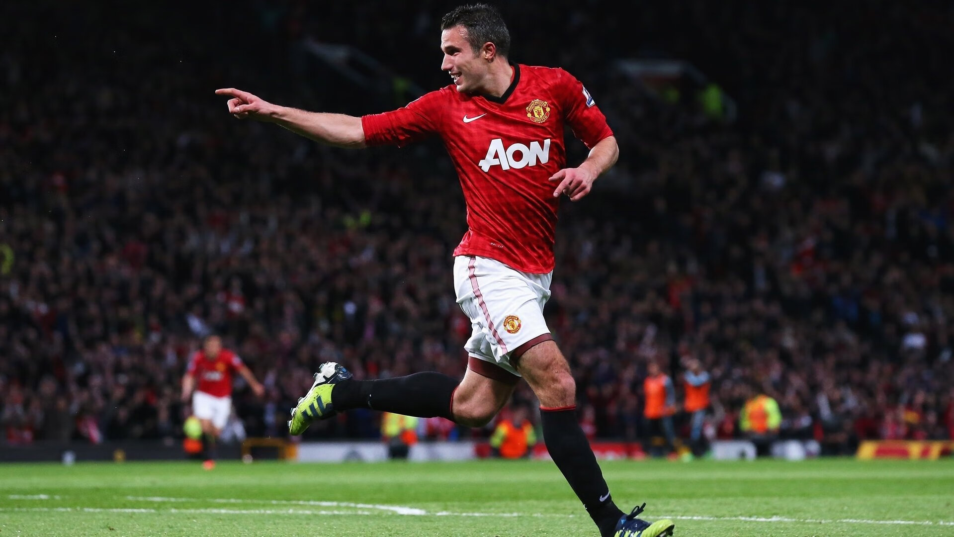 米兰真人-国际米兰客场大胜,劳塔罗再演帽子戏法,劳塔罗转会国米