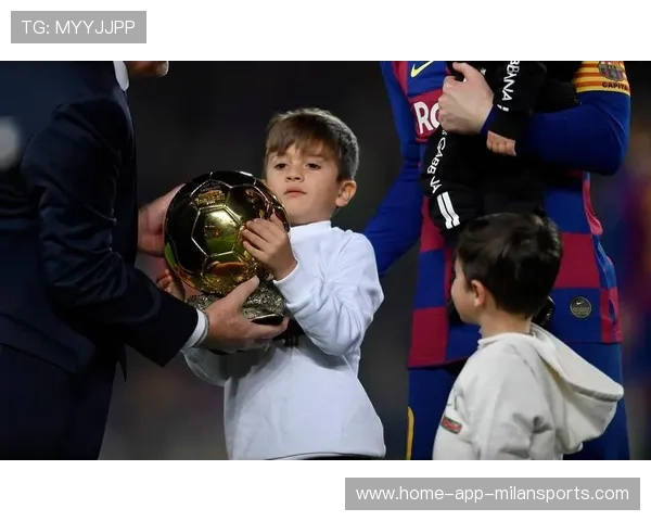 梅西儿子蒂亚戈生日穿巴萨球衣。，蒂亚戈梅西学走路