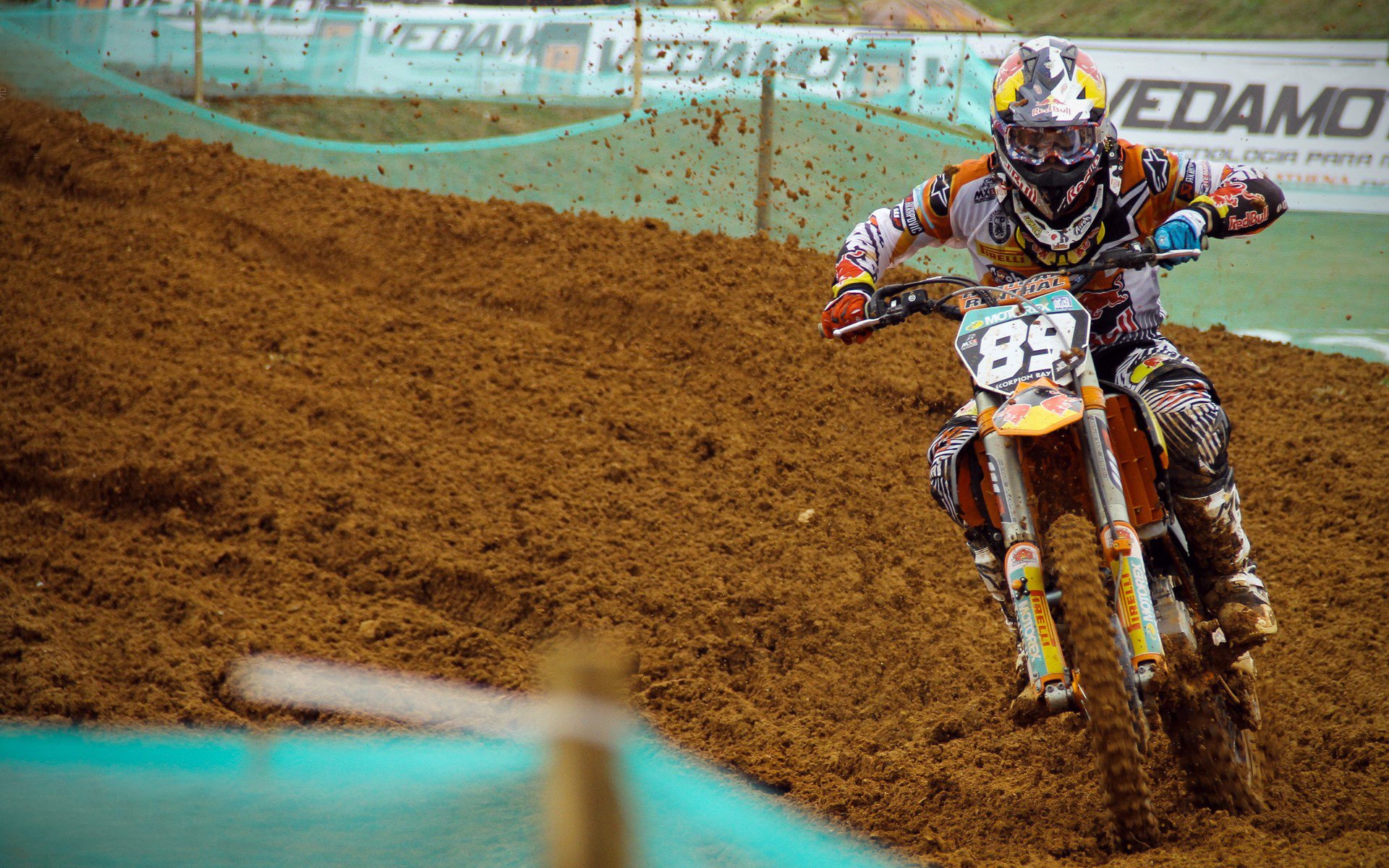 米兰体育官网平台-《PUBGMobile》“极限操控”世界大赛，战术PK火爆开启！